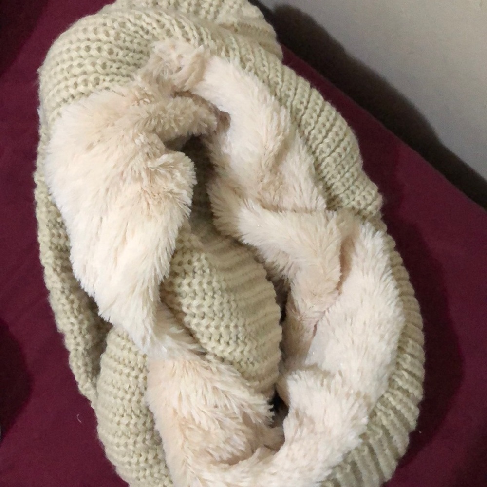 Scarf that you can fold